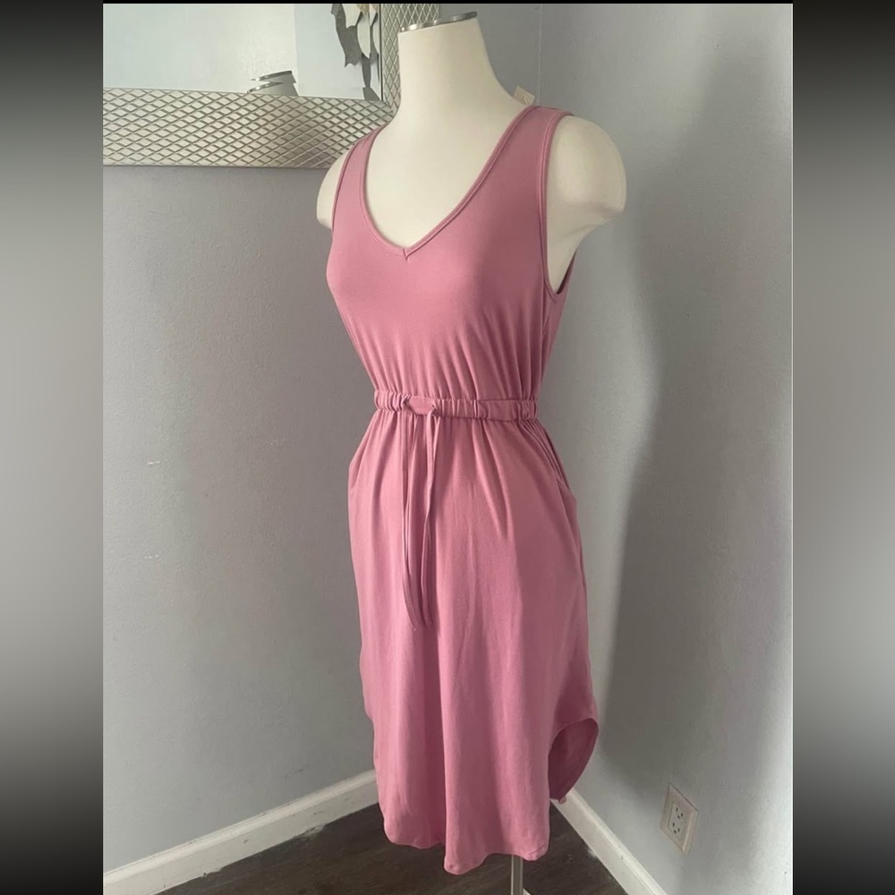 Chic Mauve Sleeveless Dress